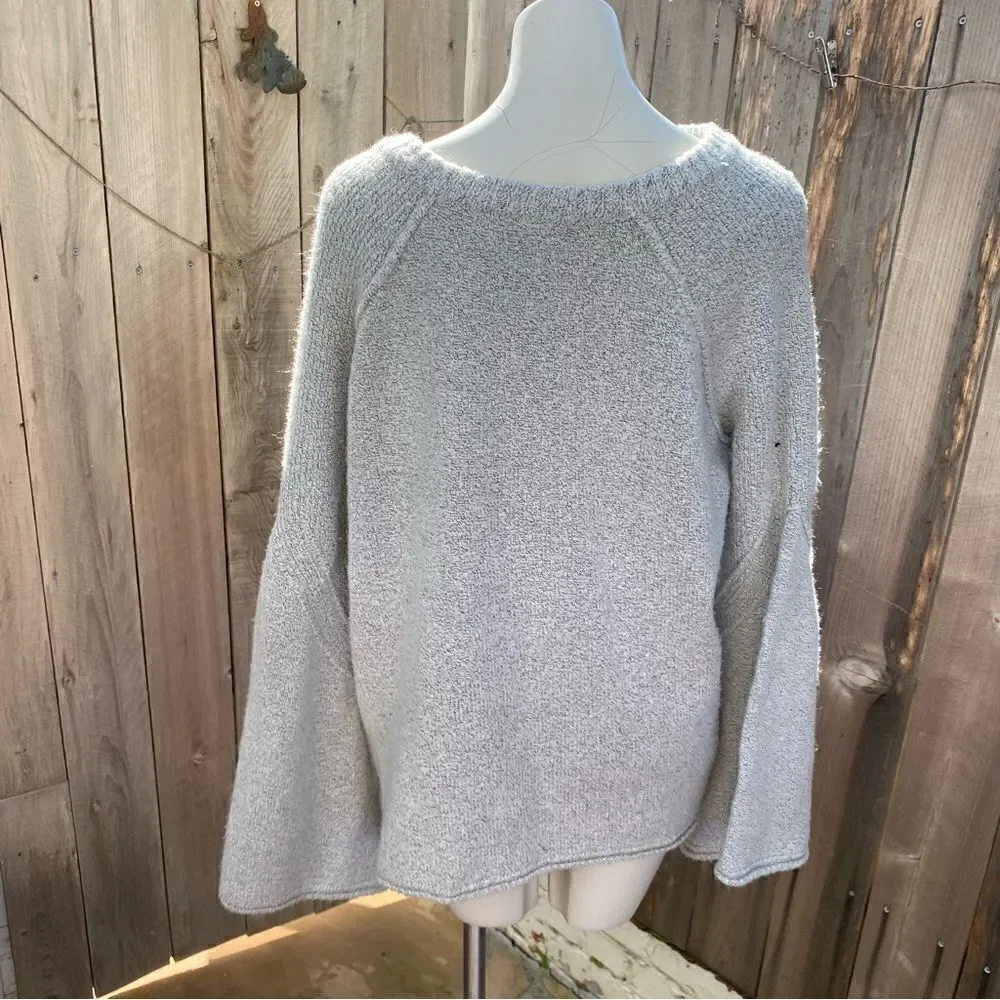 Free people Lovely Lines Bell Sleeve Sweater size XS